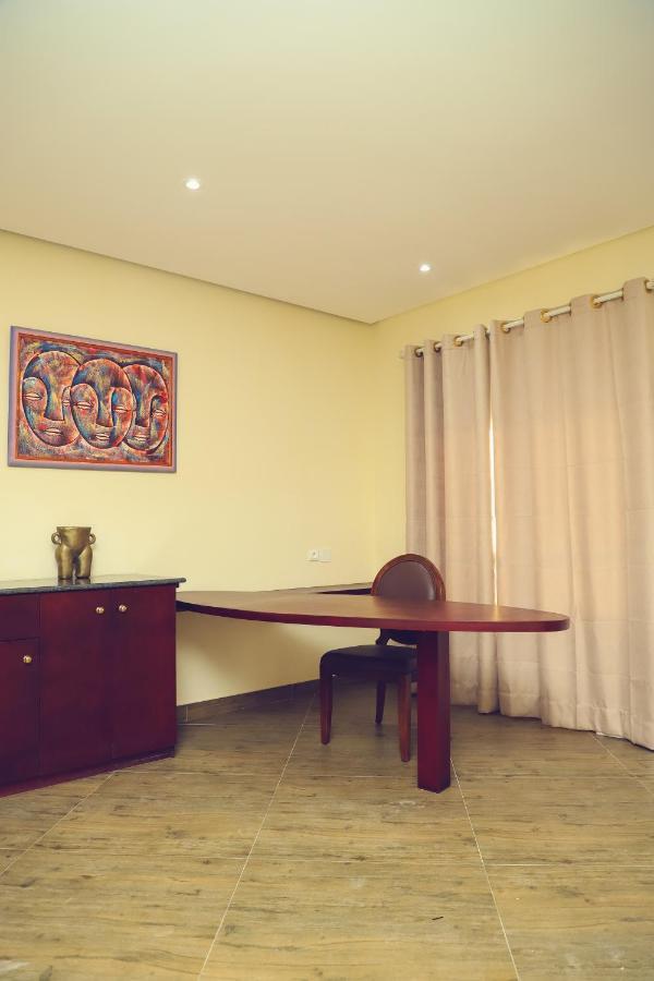 Hotel Regina The Pearl Aneho Bagian luar foto