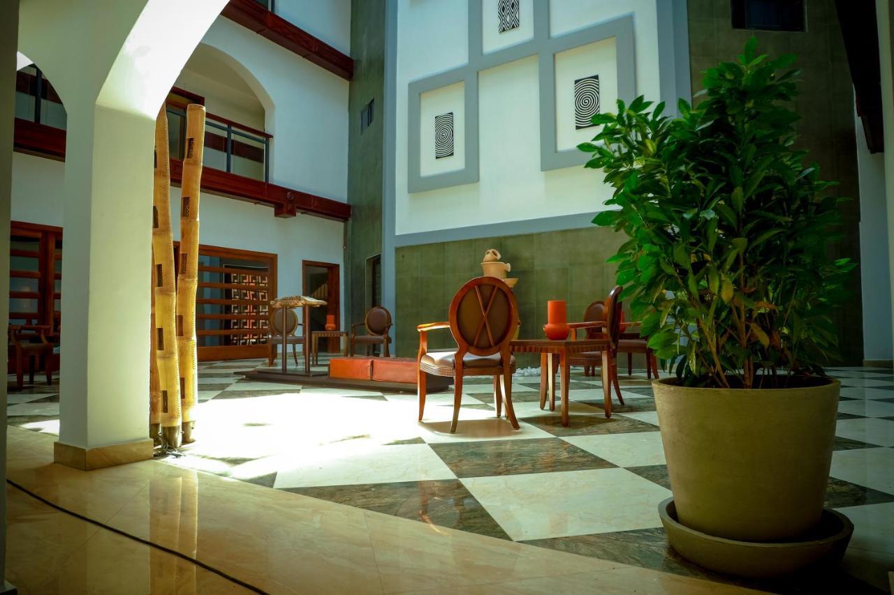 Hotel Regina The Pearl Aneho Bagian luar foto
